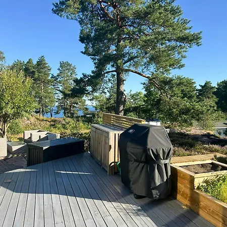 Med Havutsikt I En Rolig Blindvei *