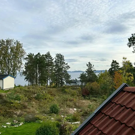 Med Havutsikt I En Rolig Blindvei *